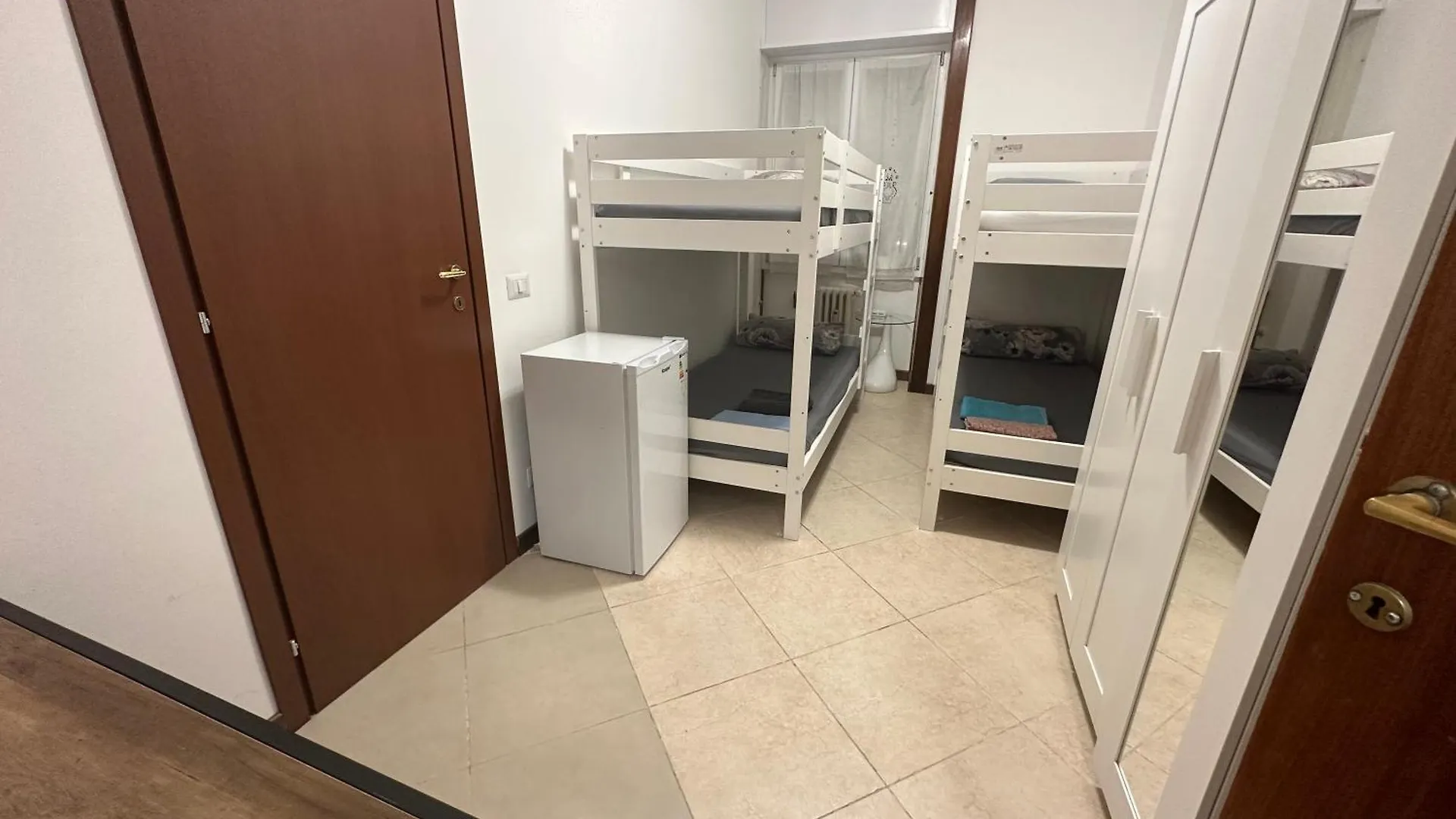 Gigli, Rooms Con Cucina In Comune E Terrazza Milan 0*,