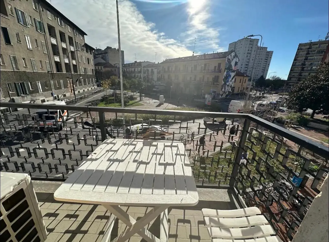 Guest house Gigli, Rooms Con Cucina In Comune E Terrazza Milan Italy